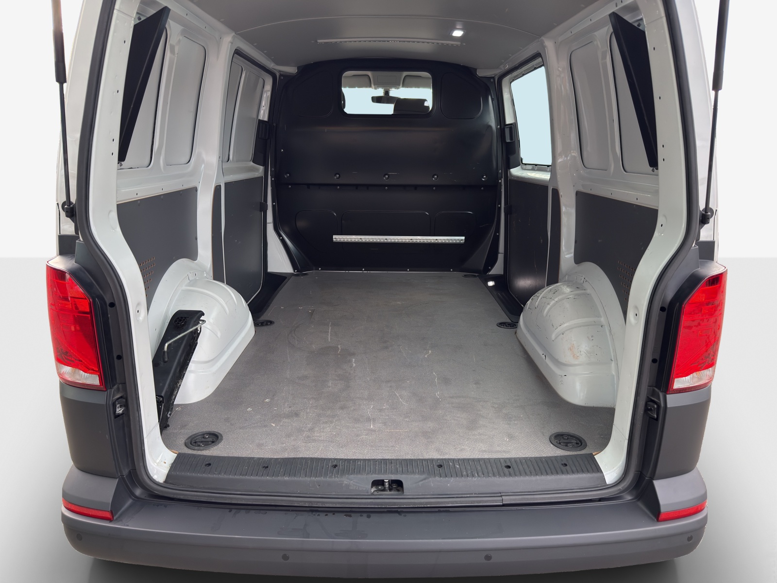 VW T6.1 2.0 TDI 4Motion-image-13