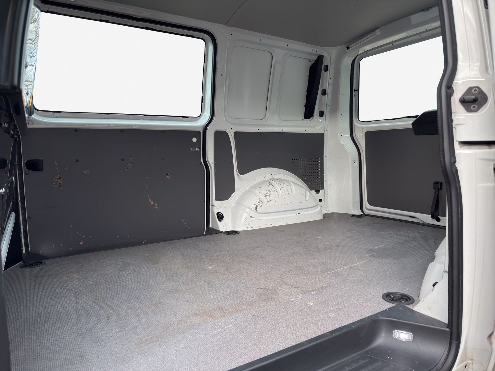 VW T6.1 2.0 TDI 4Motion-image-12