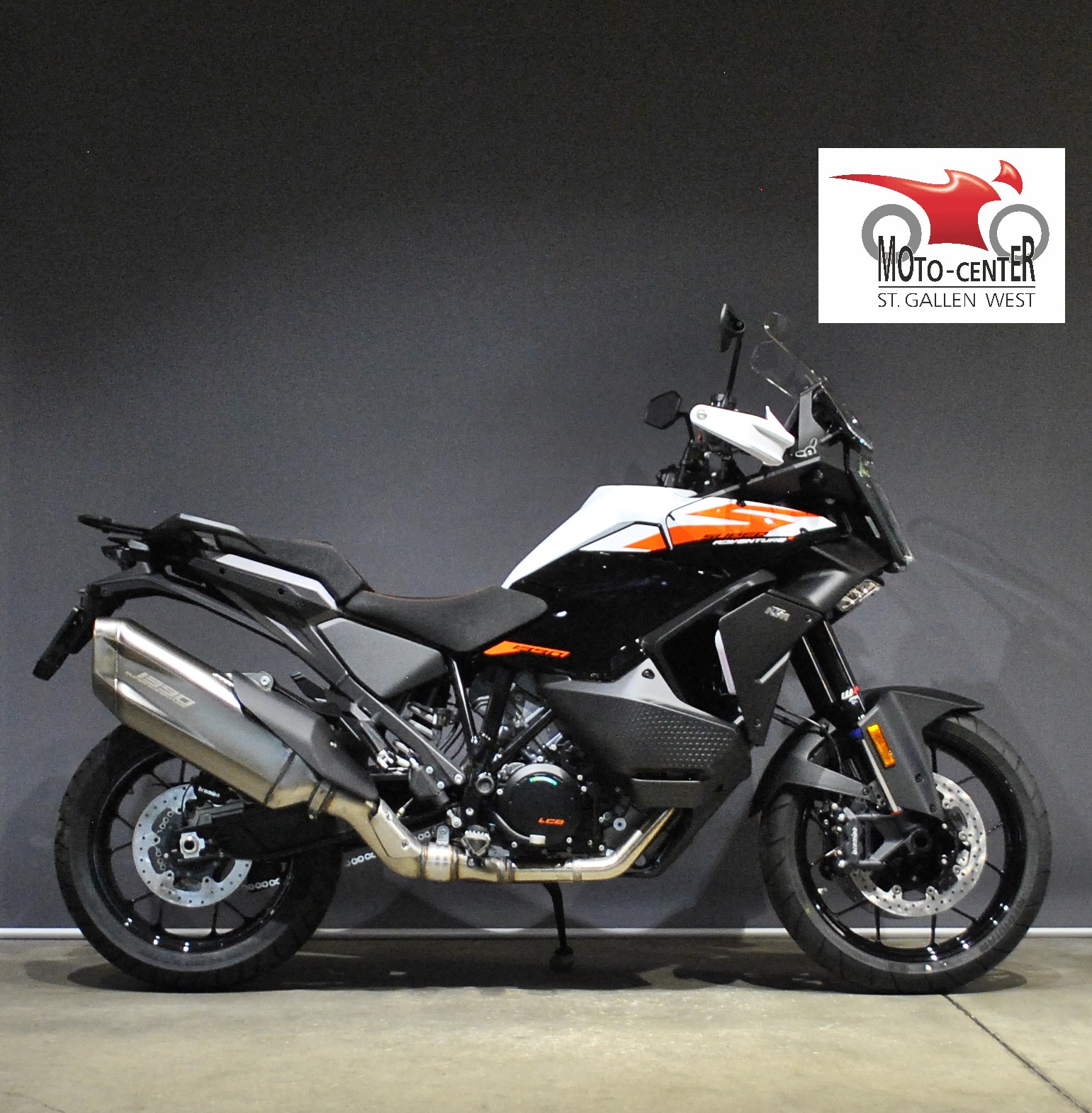 KTM 1390 Super Adventure S-showroom-element-1