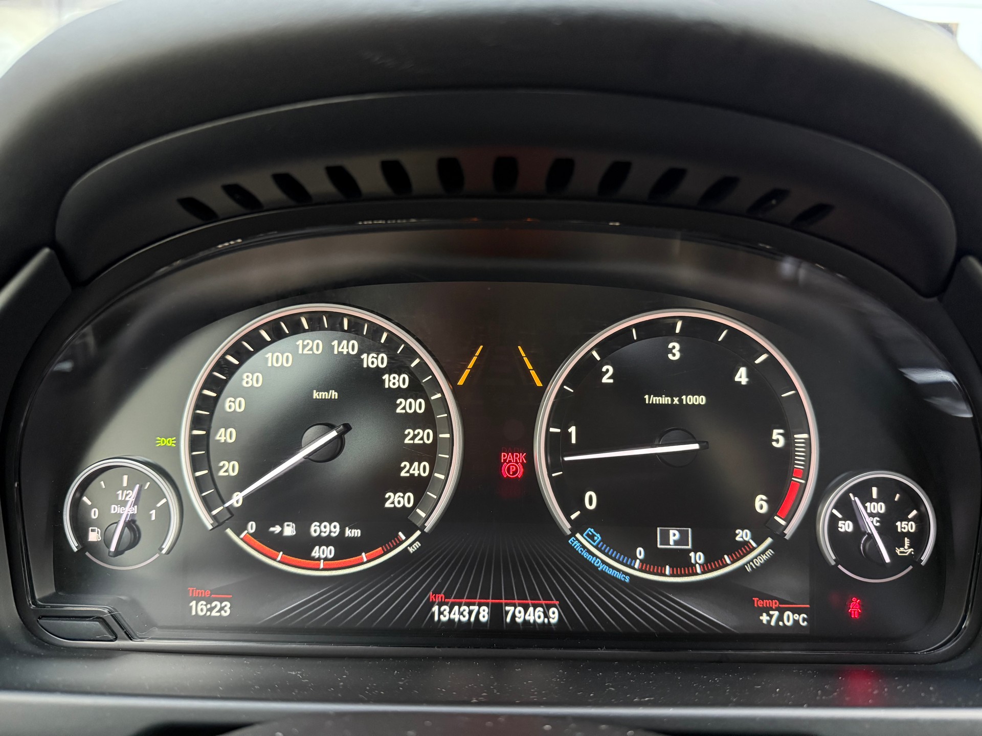 BMW X5 xDrive 30d Steptronic-image-15