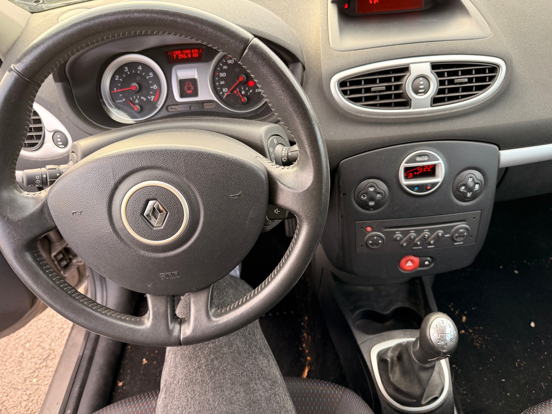 RENAULT Clio Grandtour 1.2 16V Turbo Dynamique-image-9