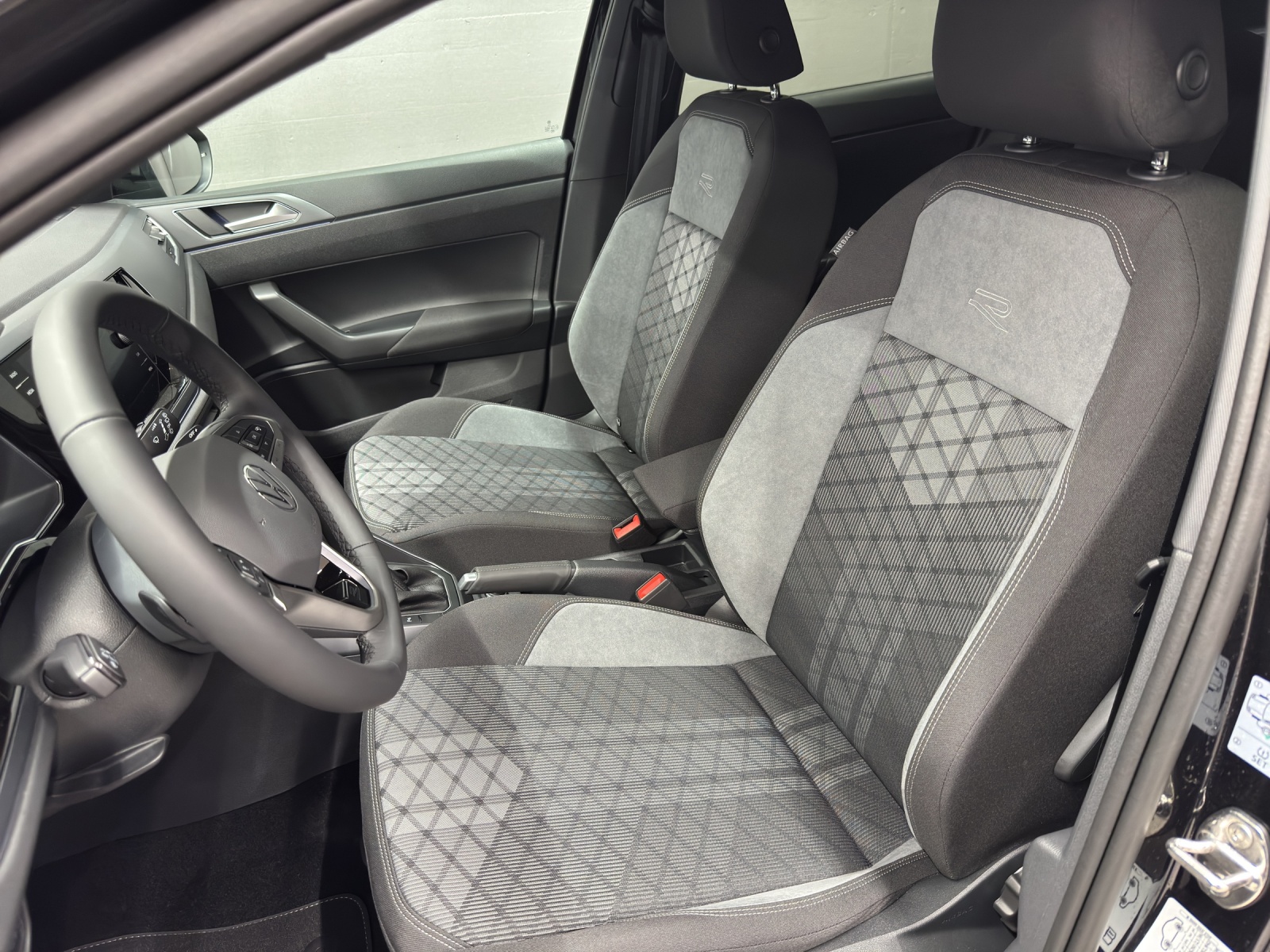 VW Taigo 1.5 TSI R-Line DSG-image-12