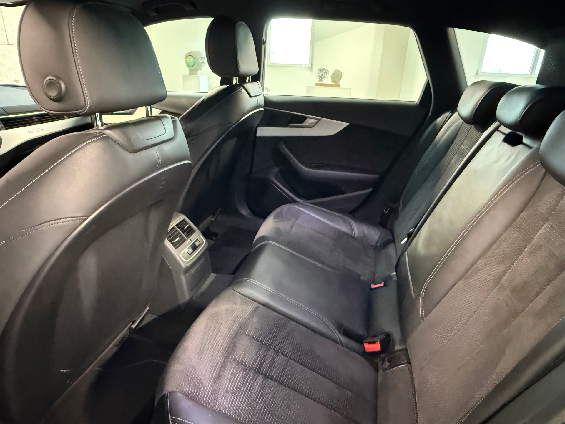AUDI S4 Avant 3.0 TFSI quattro tiptronic-image-8