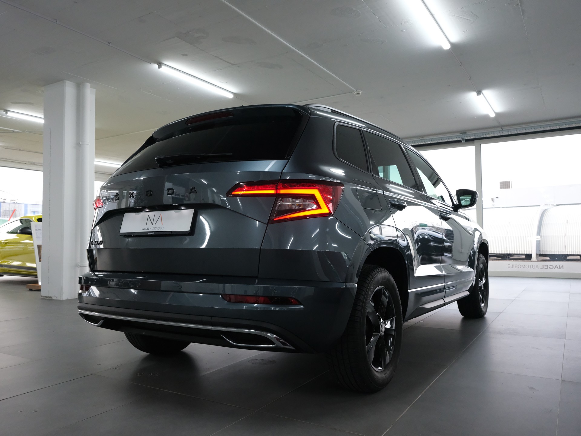 SKODA Karoq 1.5 TSI ACT SportLine DSG *Panorama-Schiebedach*-image-6