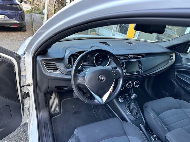 ALFA ROMEO Giulietta 2.0 JTDM Super TCT-image-13