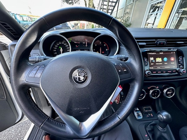 ALFA ROMEO Giulietta 2.0 JTDM Super TCT-image-20