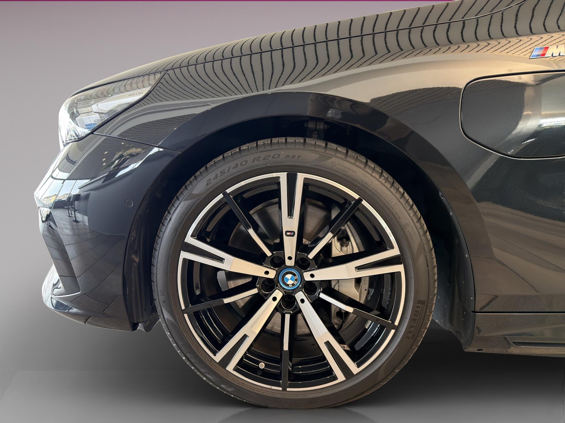BMW 550e xDrive-image-8
