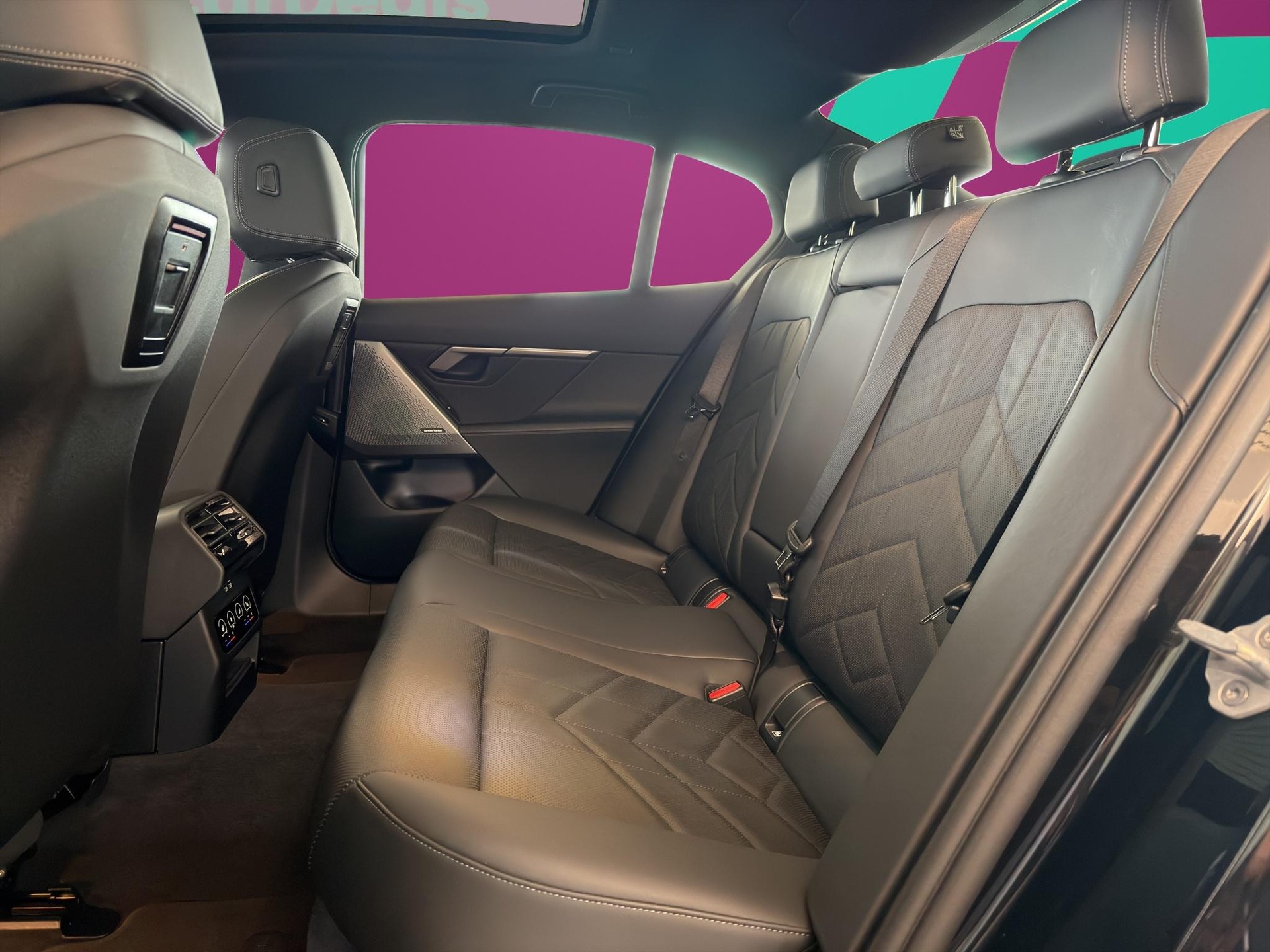 BMW 550e xDrive-image-11