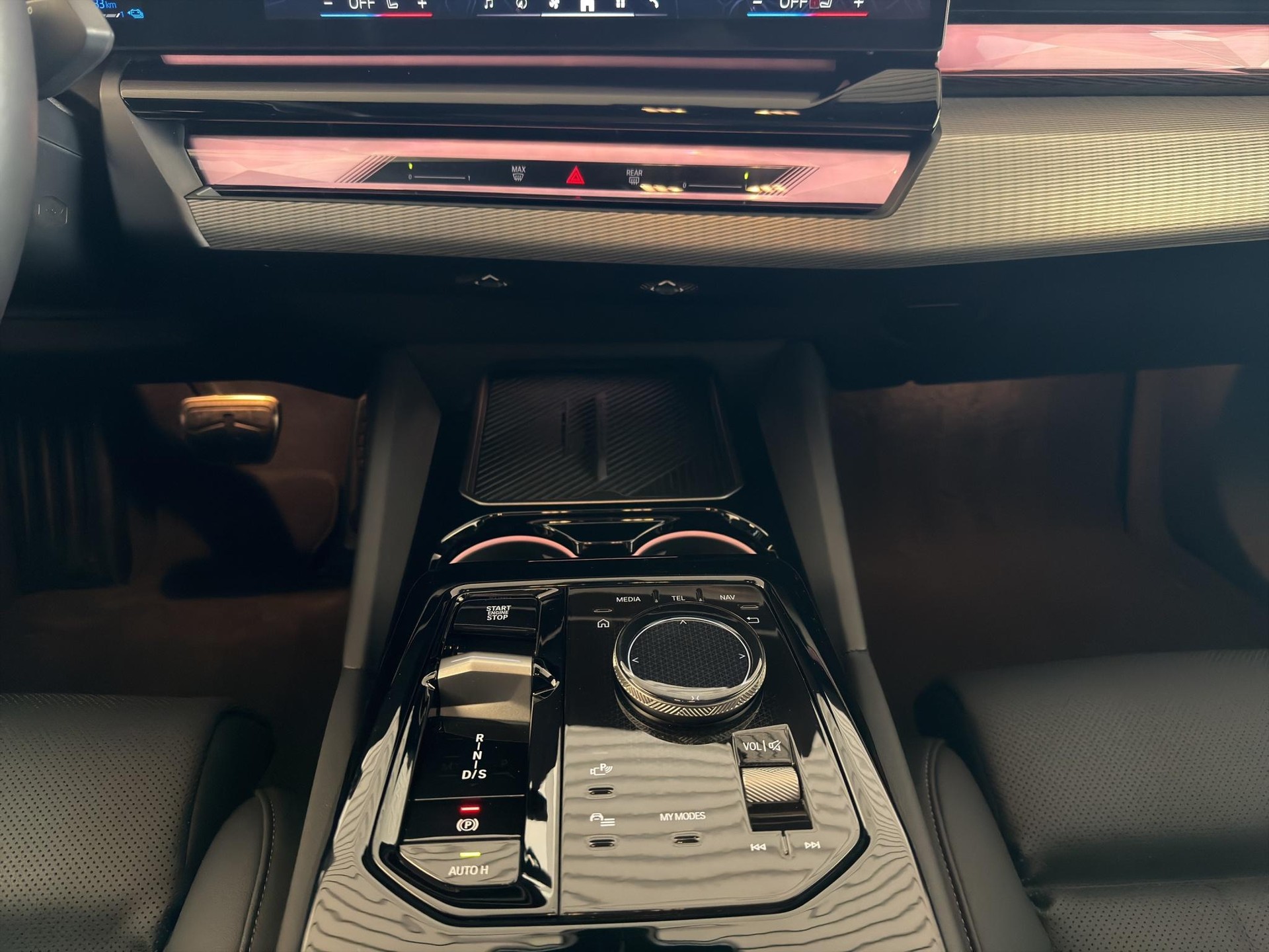 BMW 550e xDrive-image-15