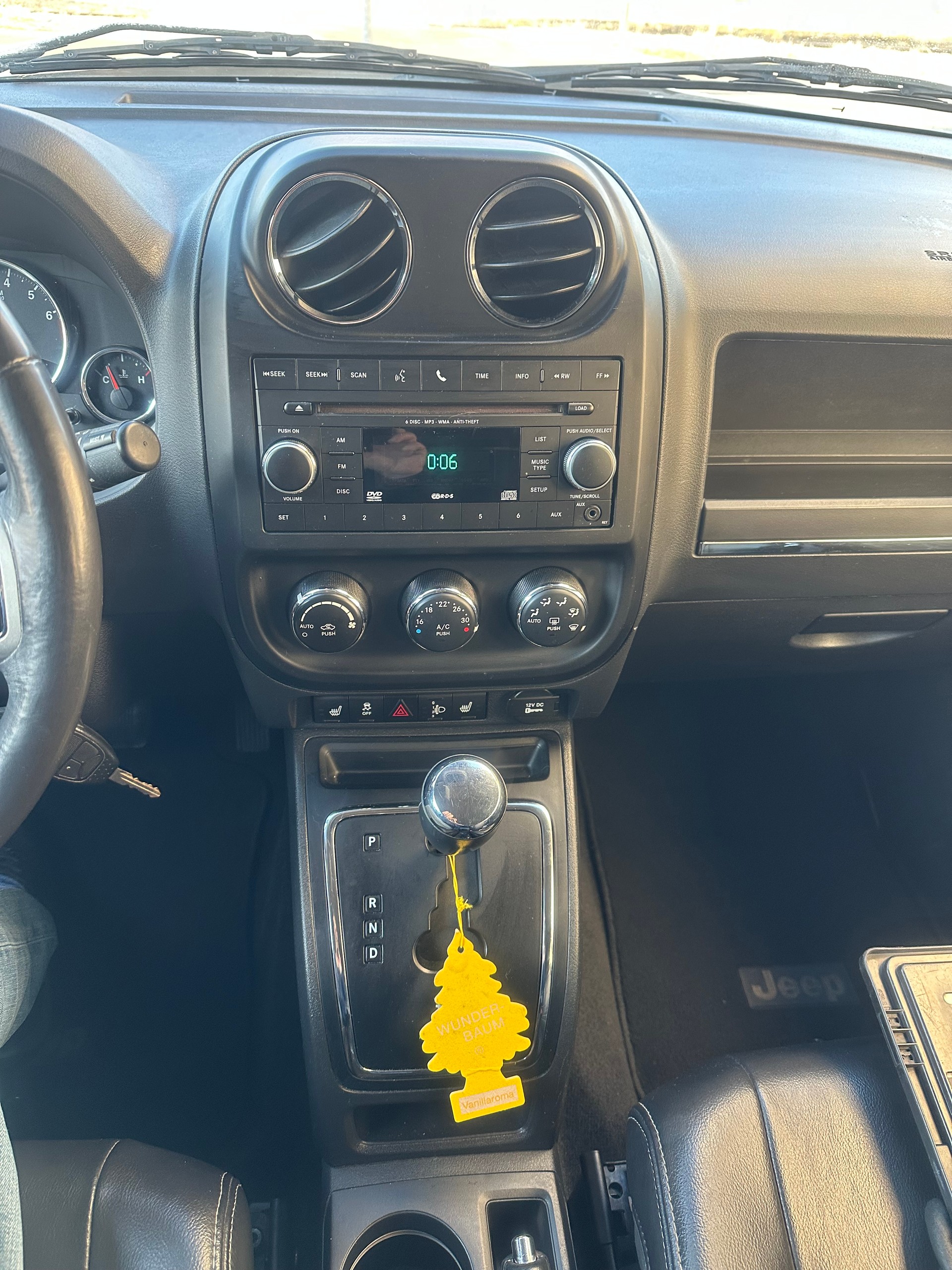 JEEP Compass 2.4 Limited CVT-image-11