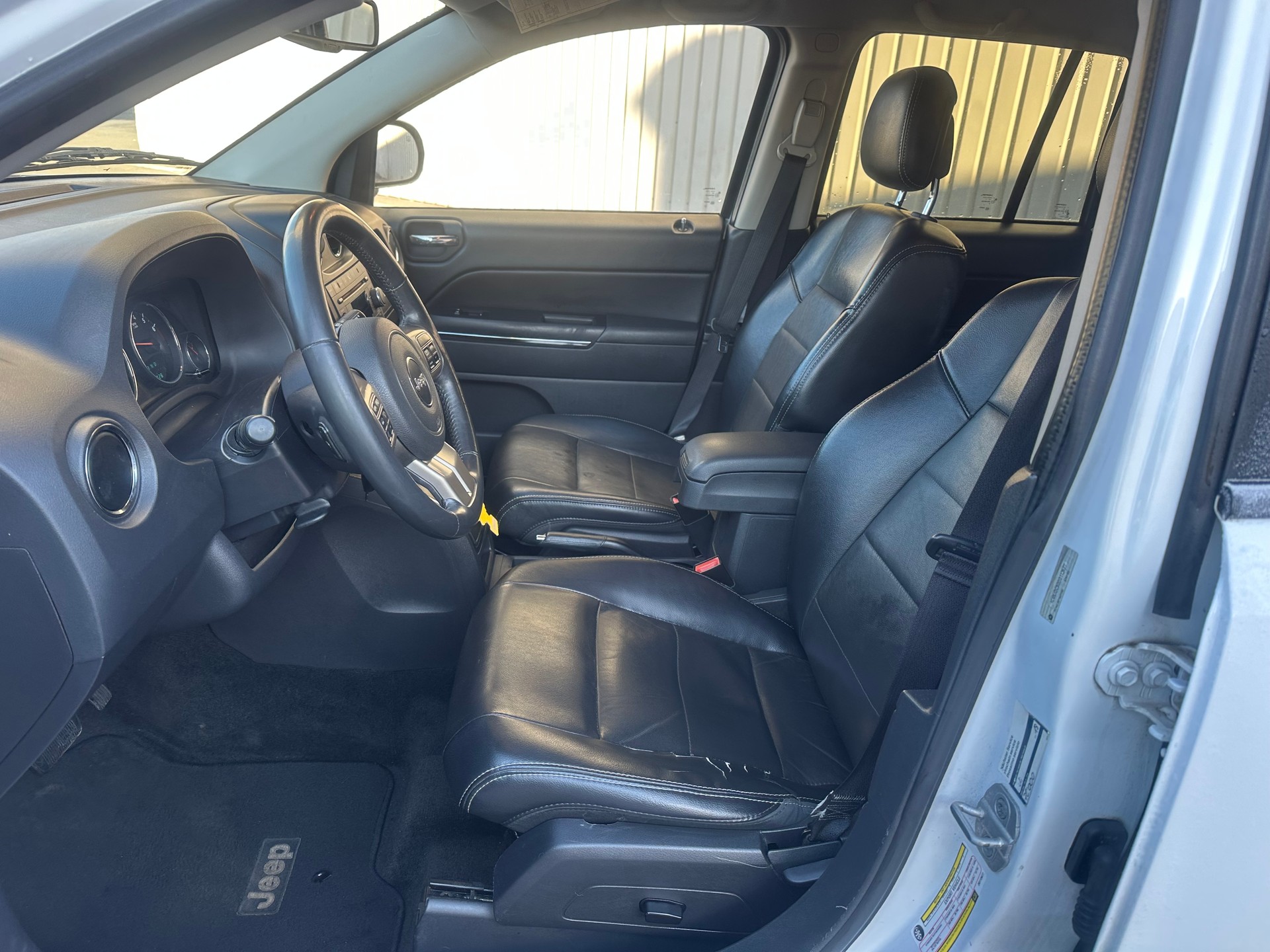 JEEP Compass 2.4 Limited CVT-image-12