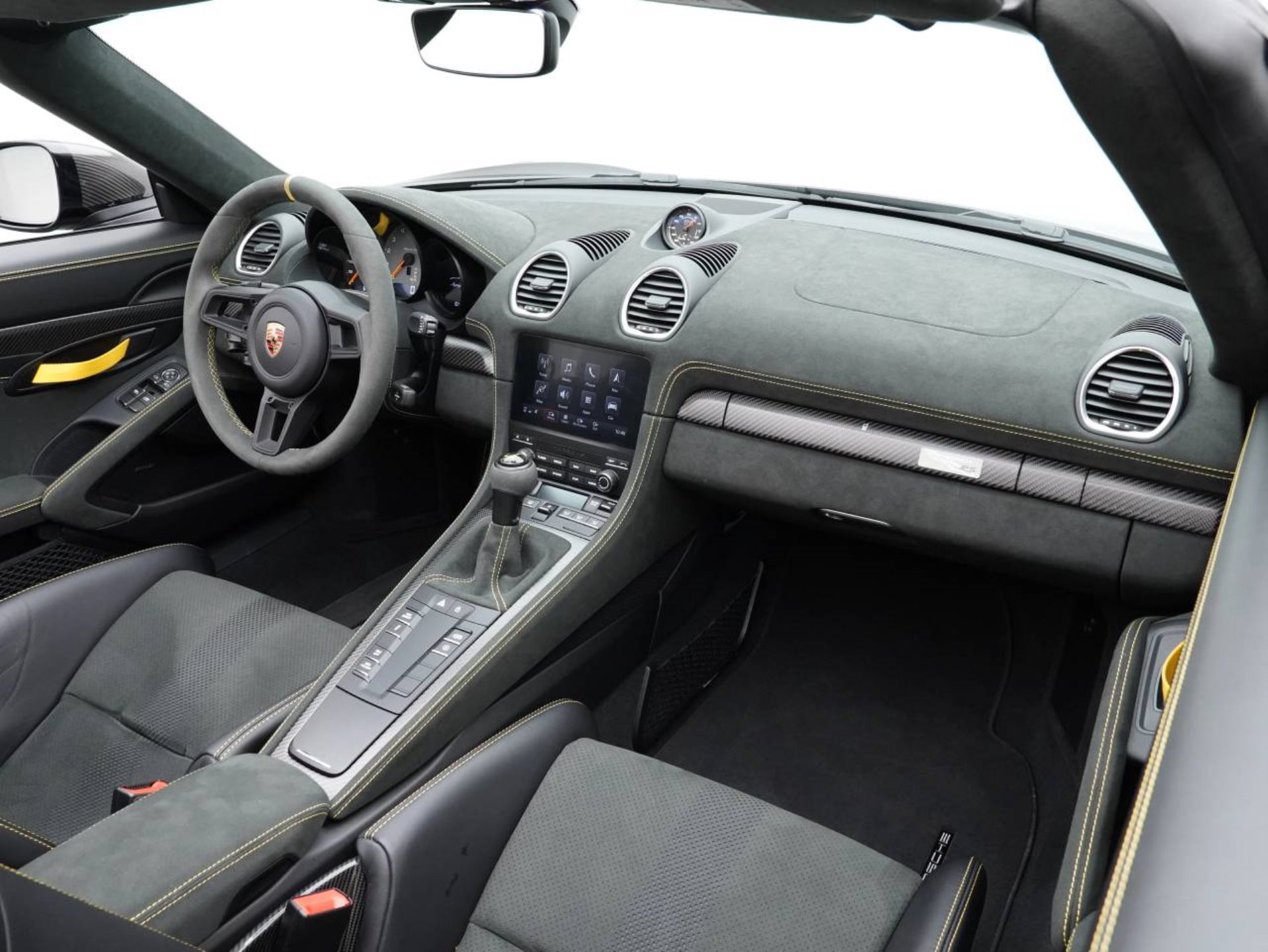 PORSCHE 718 Spyder RS-image-24