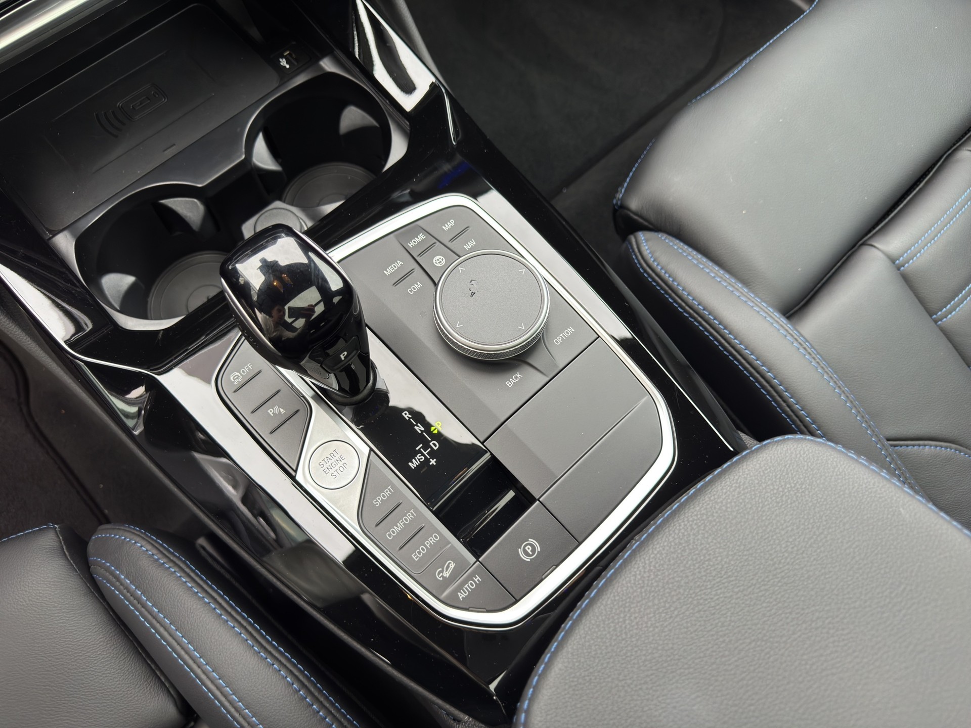 BMW X4 xDrive 48V M40d Steptronic-image-12