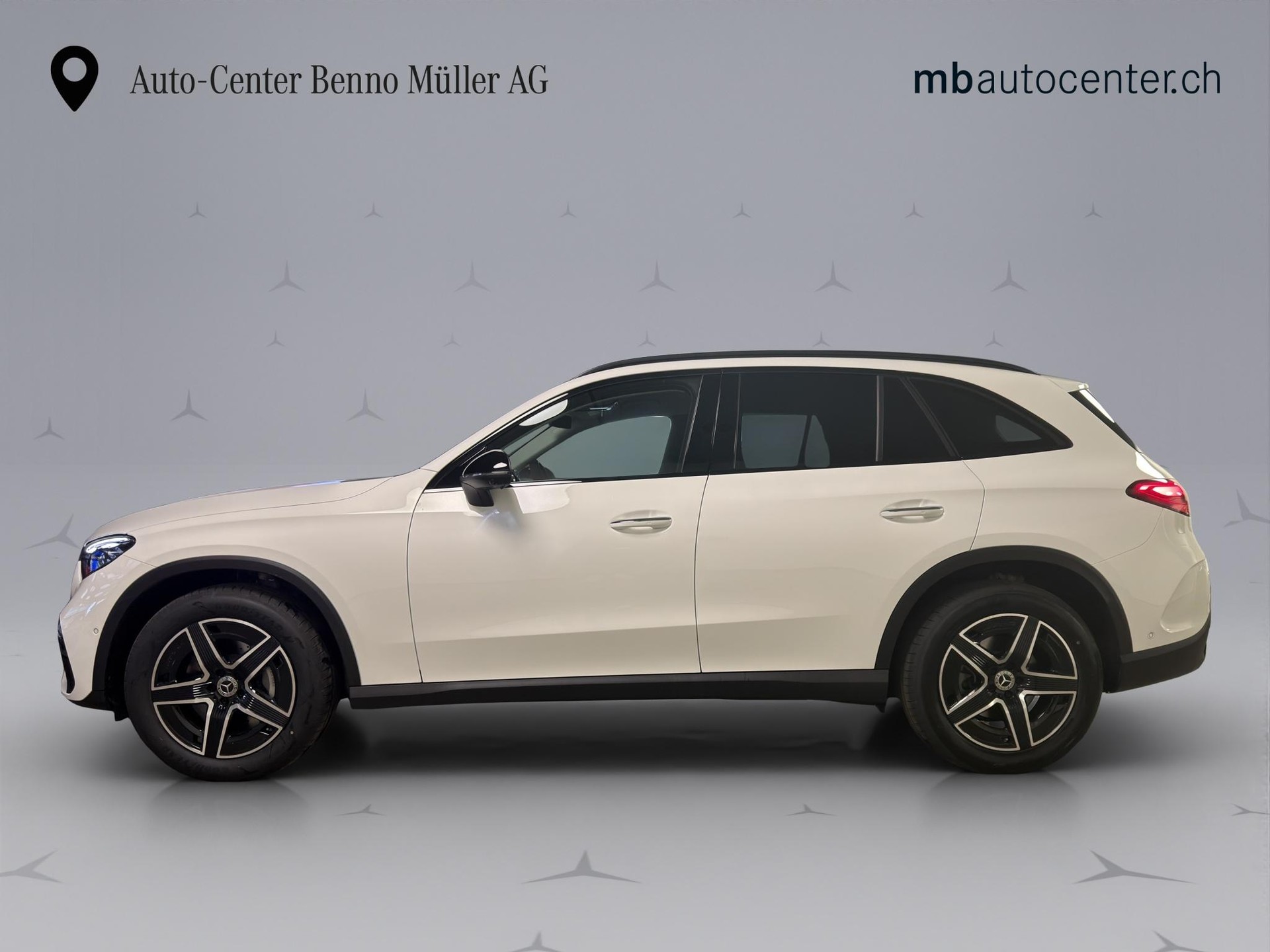 MERCEDES-BENZ GLC 220 d AMG Line 4matic-image-2