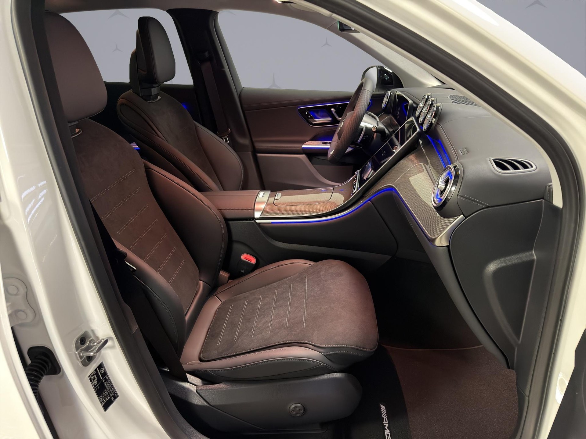 MERCEDES-BENZ GLC 220 d AMG Line 4matic-image-15