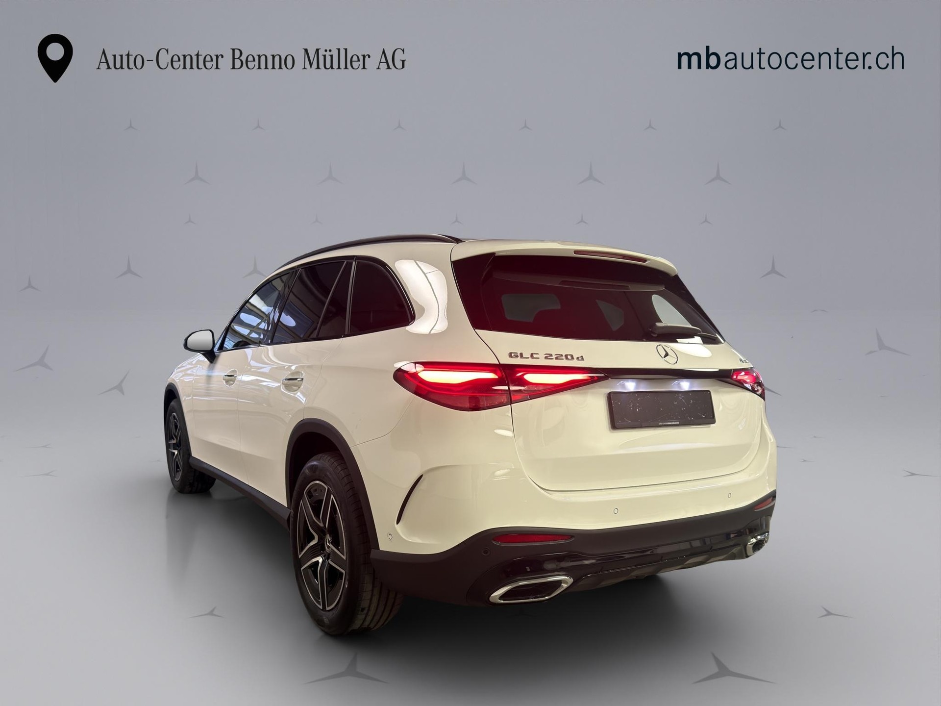 MERCEDES-BENZ GLC 220 d AMG Line 4matic-image-3