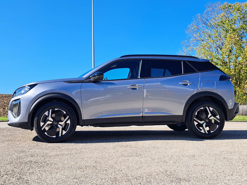 PEUGEOT 2008 1.2 Hybrid 145cv Allure (8 ans de garantie)-image-4