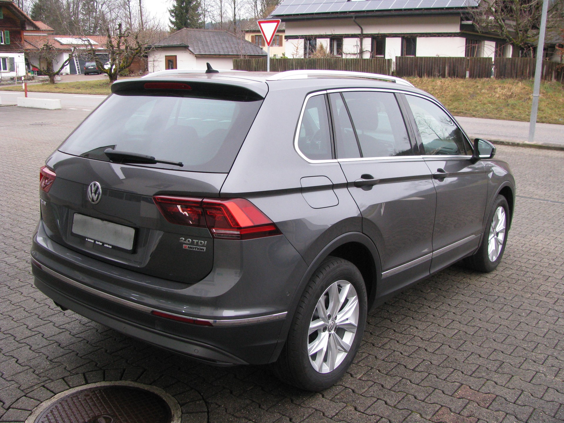 VW Tiguan 2.0 TDI SCR Highline4Motion DSG-image-3