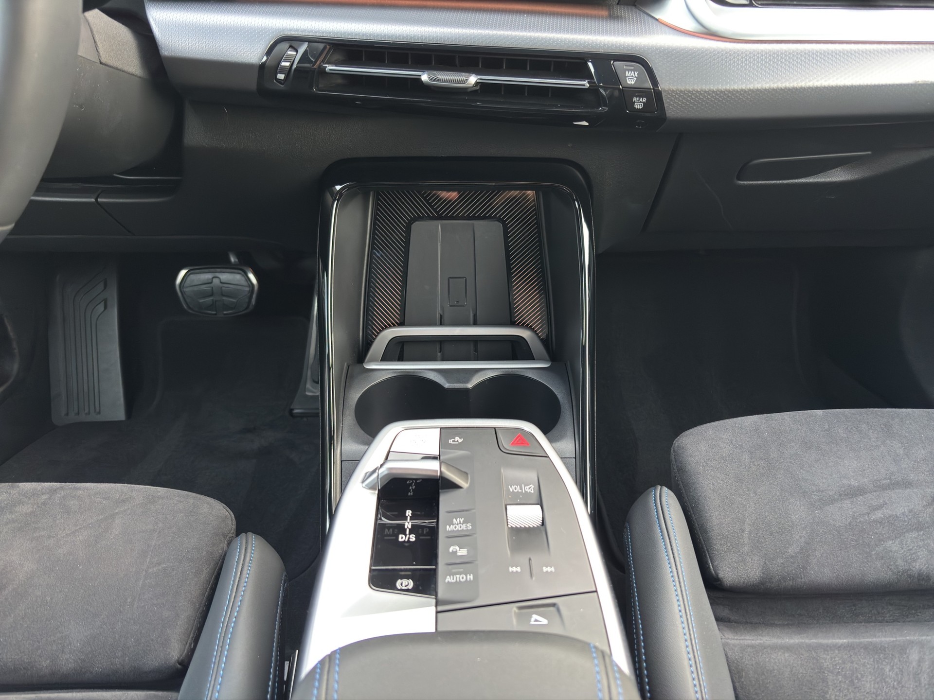 BMW 225e xDr. Act. T. M Sport-image-14