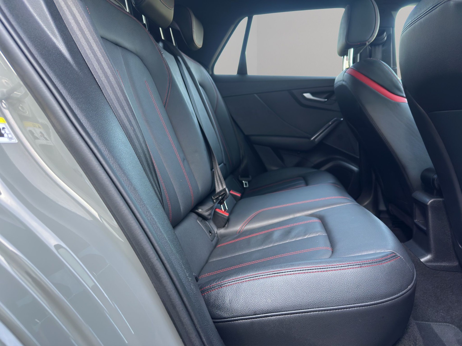 AUDI Q2 2.0 TFSI sport quattro S-tronic-image-9