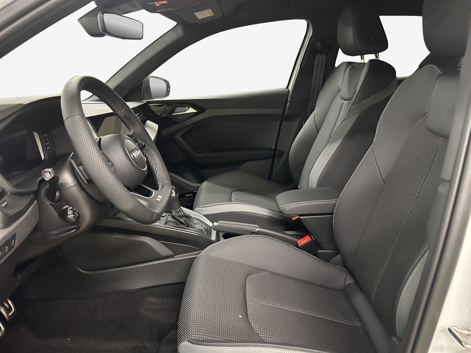 AUDI A1 Sportback 30 TFSI S Line Attraction S-tronic-image-7