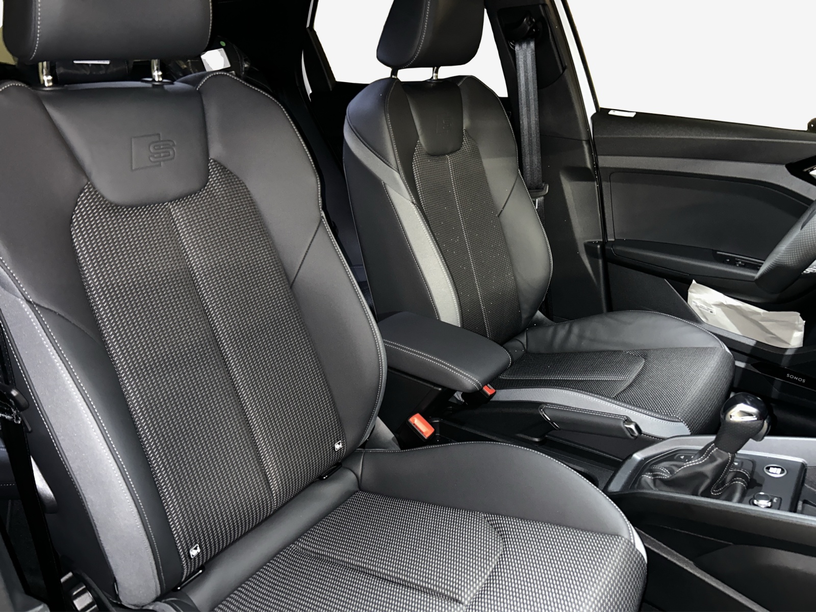 AUDI A1 Sportback 30 TFSI S Line Attraction S-tronic-image-15