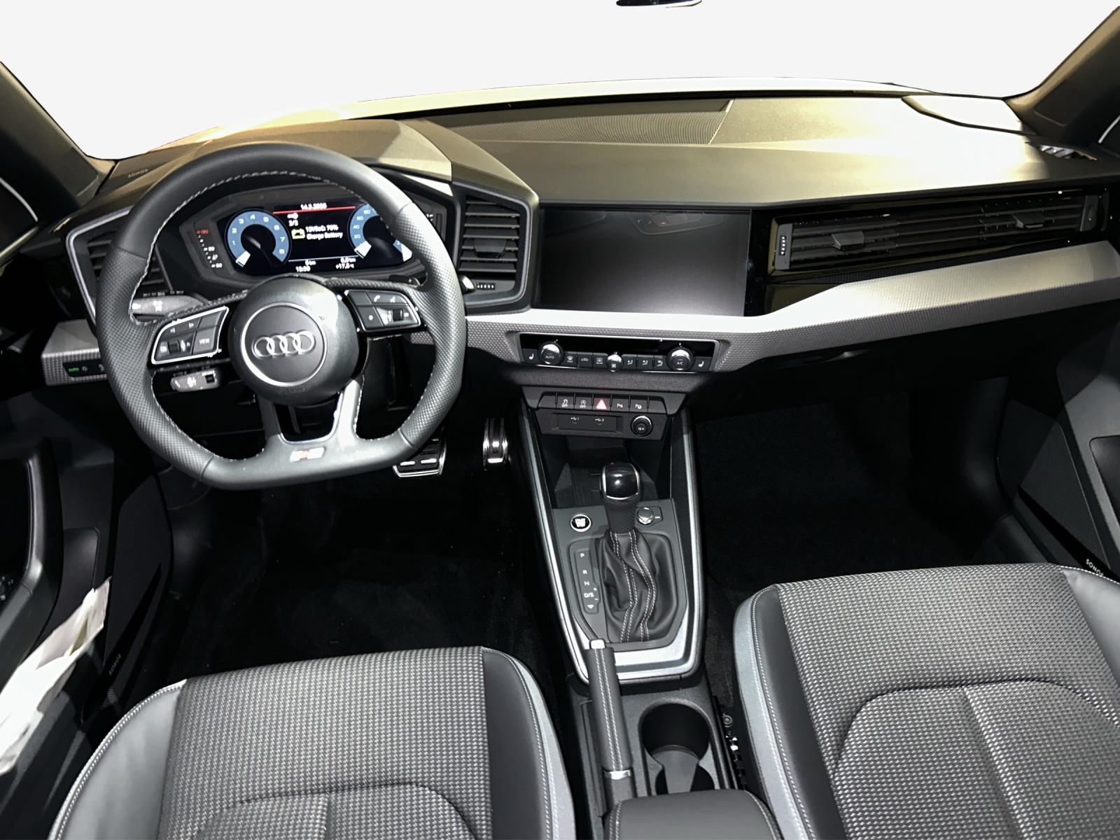 AUDI A1 Sportback 30 TFSI S Line Attraction S-tronic-image-11