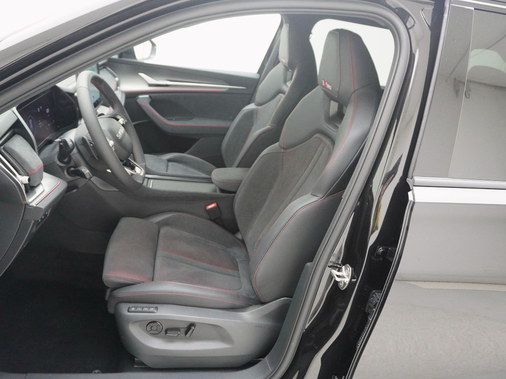 SKODA Kodiaq 2.0 TSI RS-image-12