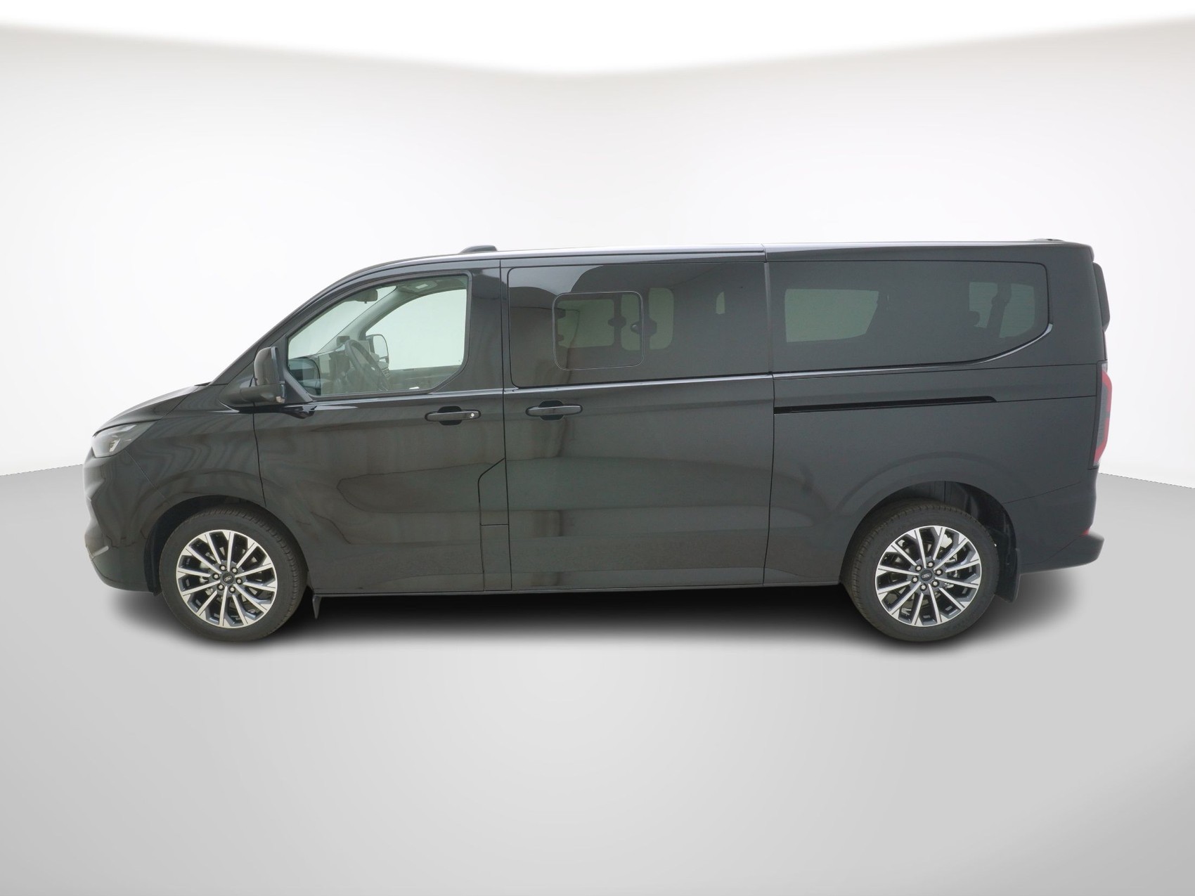 FORD Tourneo Custom 320 L2 2.0 TDCI Titanium X-image-1