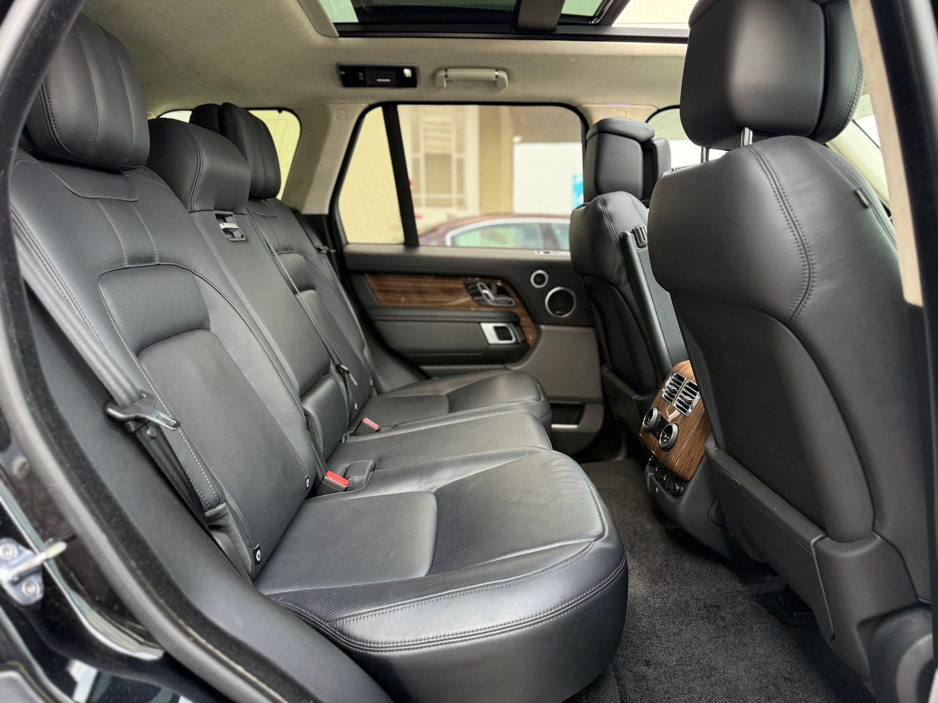 LAND ROVER Range Rover 4.4 SDV8 Autobiography Automatic-image-11