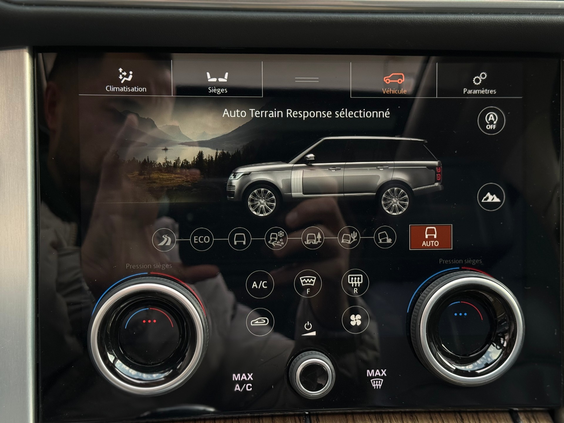 LAND ROVER Range Rover 4.4 SDV8 Autobiography Automatic-image-23