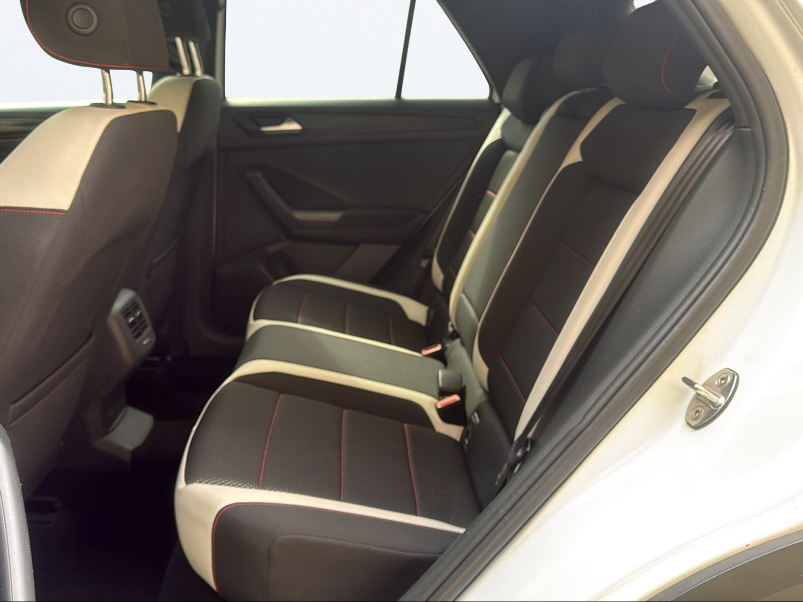 VW T-Roc 2.0 TSI Sport DSG 4Motion-image-13