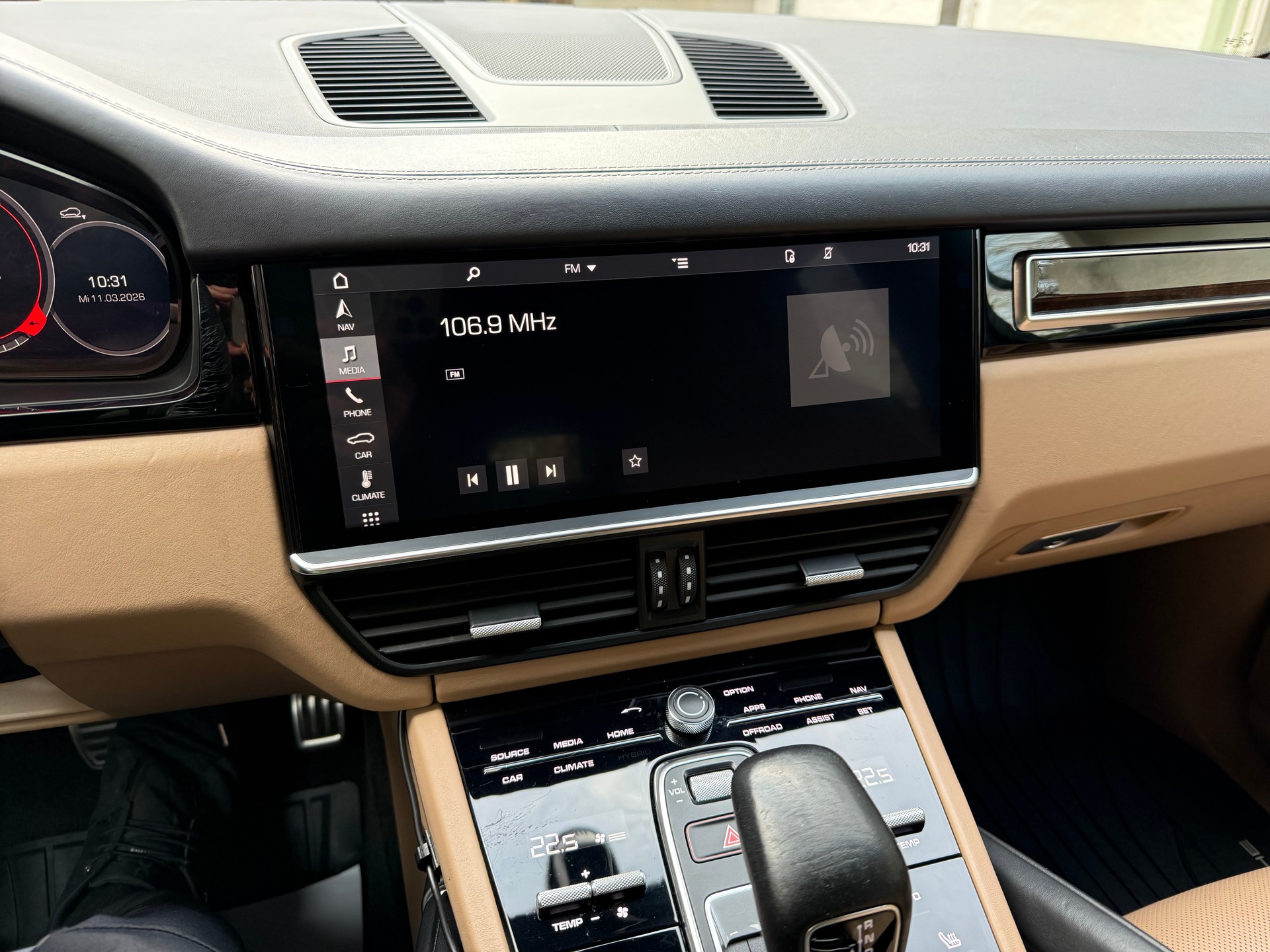 PORSCHE Cayenne Turbo S-image-5