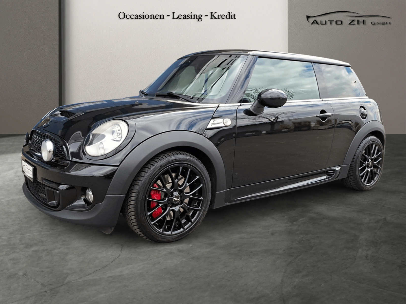 MINI Cooper John Cooper Works All Black-image-0