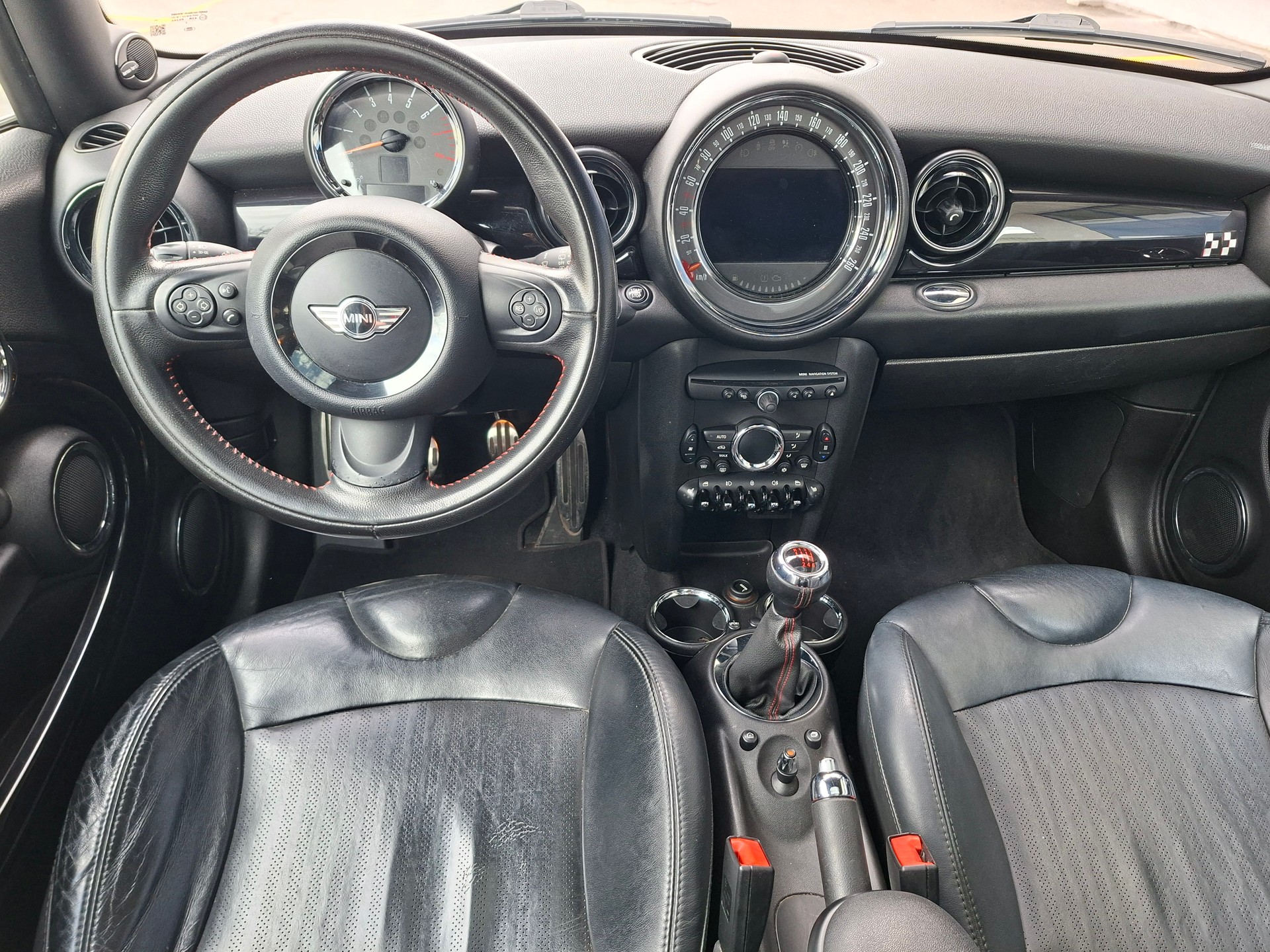 MINI Cooper John Cooper Works All Black-image-8