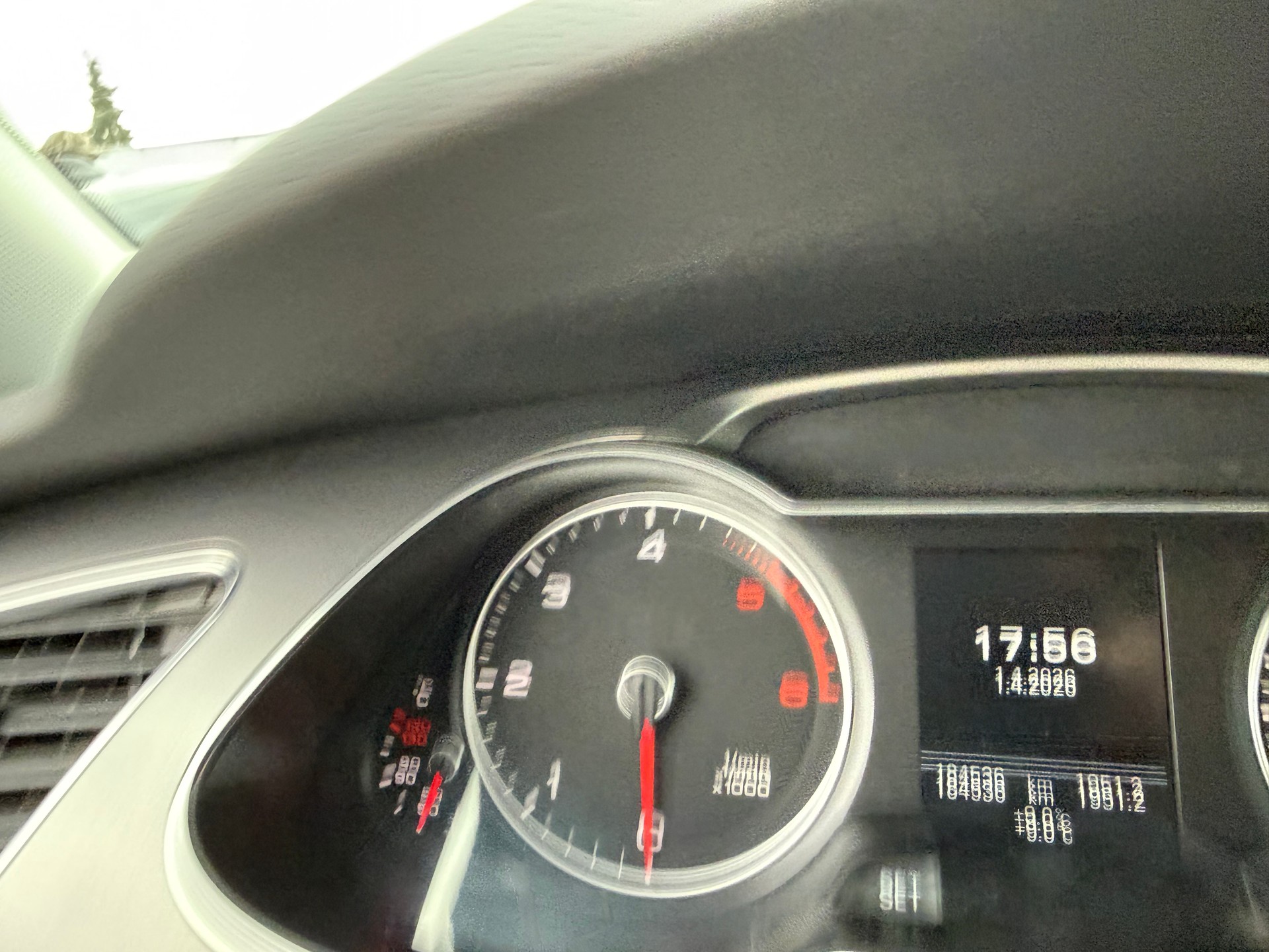 AUDI A4 Avant 2.0 TDI multitronic-image-10