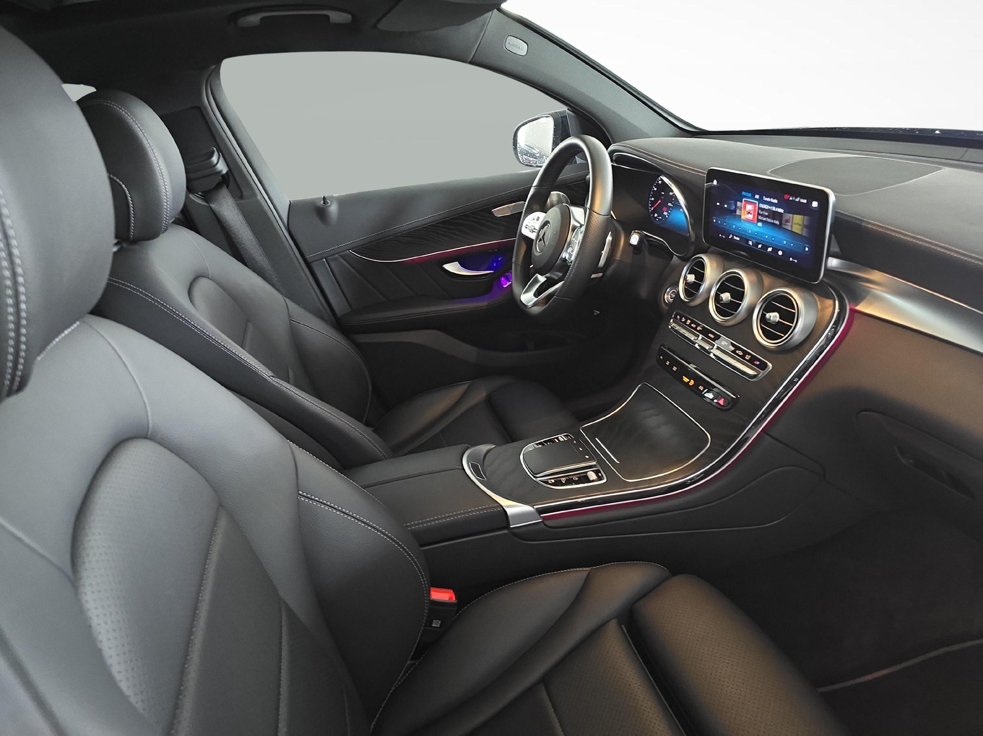 MERCEDES-BENZ GLC 200 AMG Line 4m Coupé-image-9