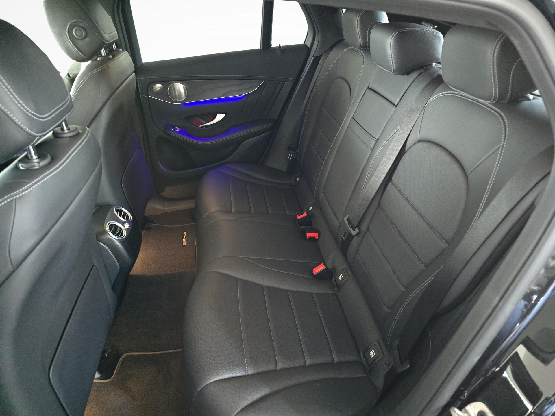 MERCEDES-BENZ GLC 200 AMG Line 4m Coupé-image-10