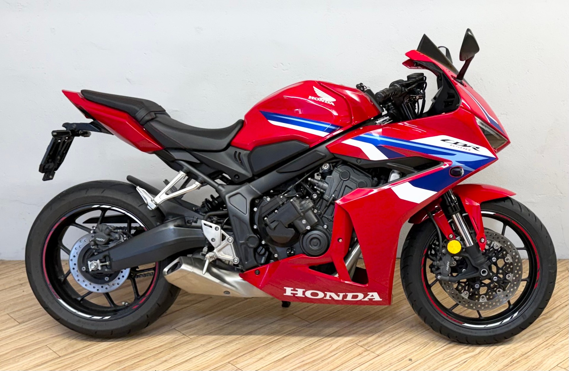 HONDA CBR 650 R E-Clutch (35kW)-showroom-element-1