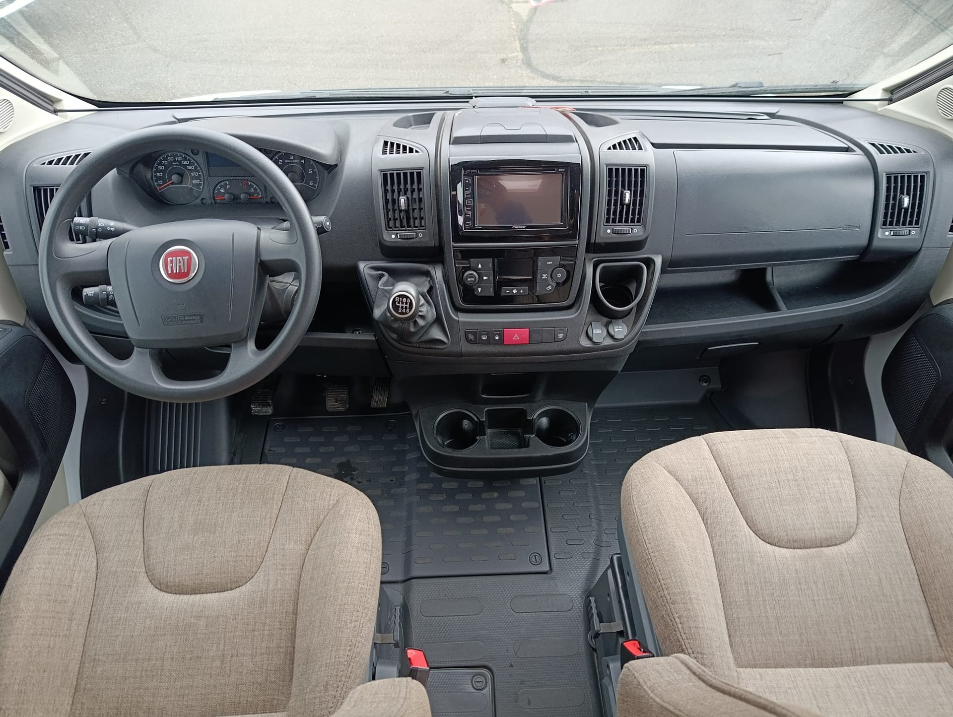 BÜRSTNER C 601 City Car *elektr. höhenverstellbare Hubbett* Face to Face Sitgruppe im Heck*Dieselheizung*6m Länge*-image-10
