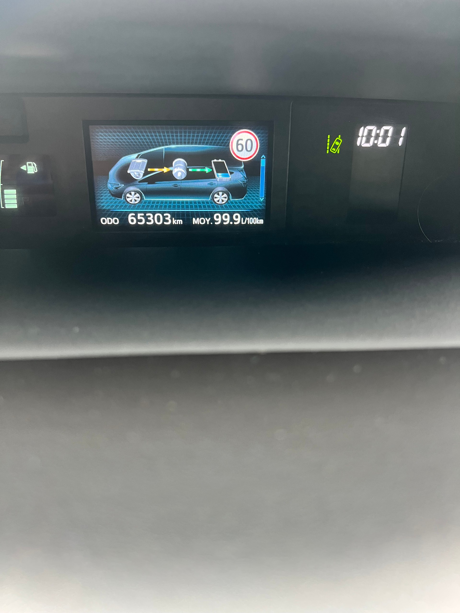 TOYOTA Prius+ 1.8 VVT-i HSD Style-image-12
