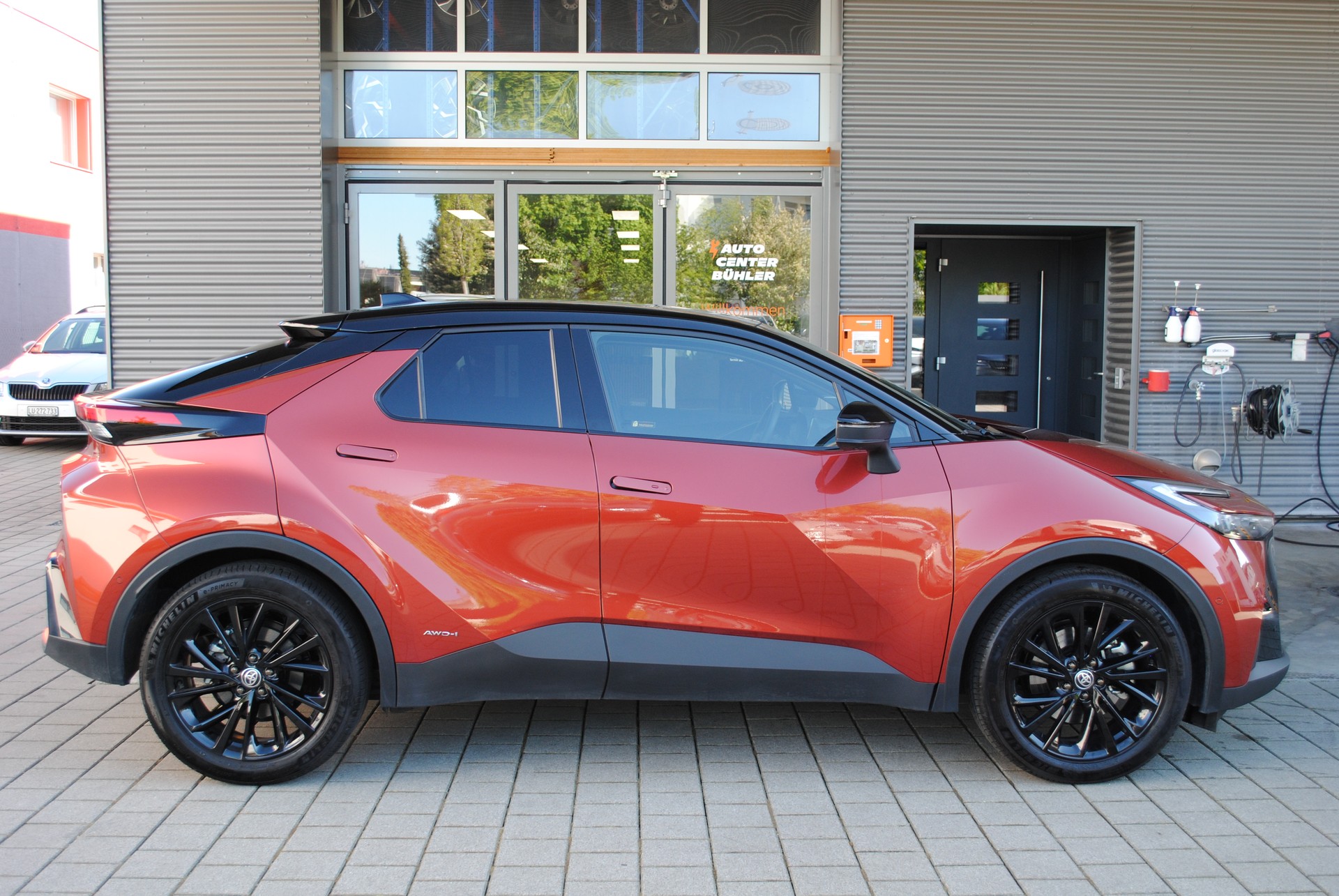 TOYOTA C-HR 2.0 HSD CVT GR Sport 4WD-image-8