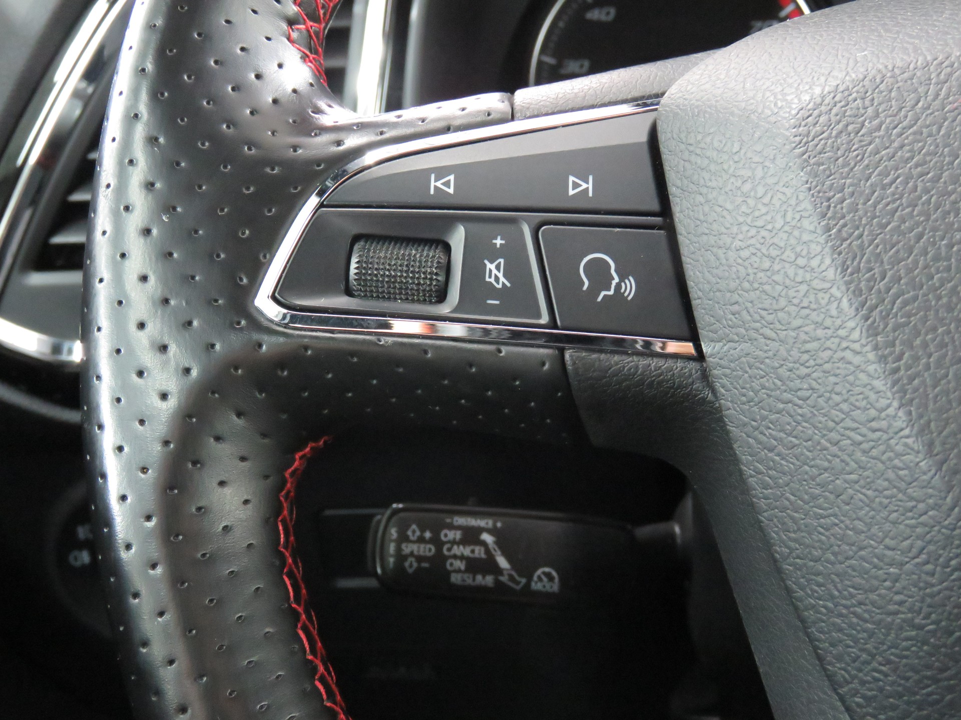 SEAT Ateca 2.0 TSI FR 4-Drive DSG (Automat)-image-19