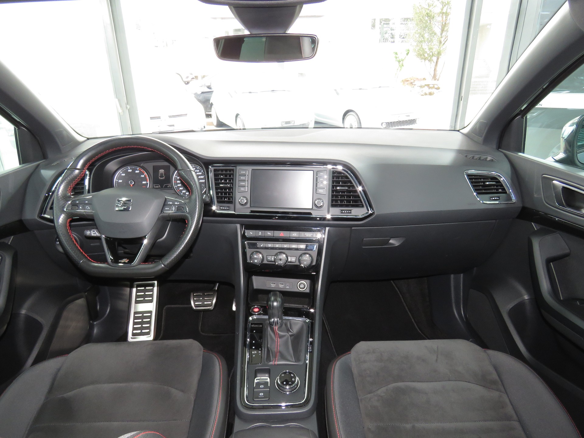 SEAT Ateca 2.0 TSI FR 4-Drive DSG (Automat)-image-13