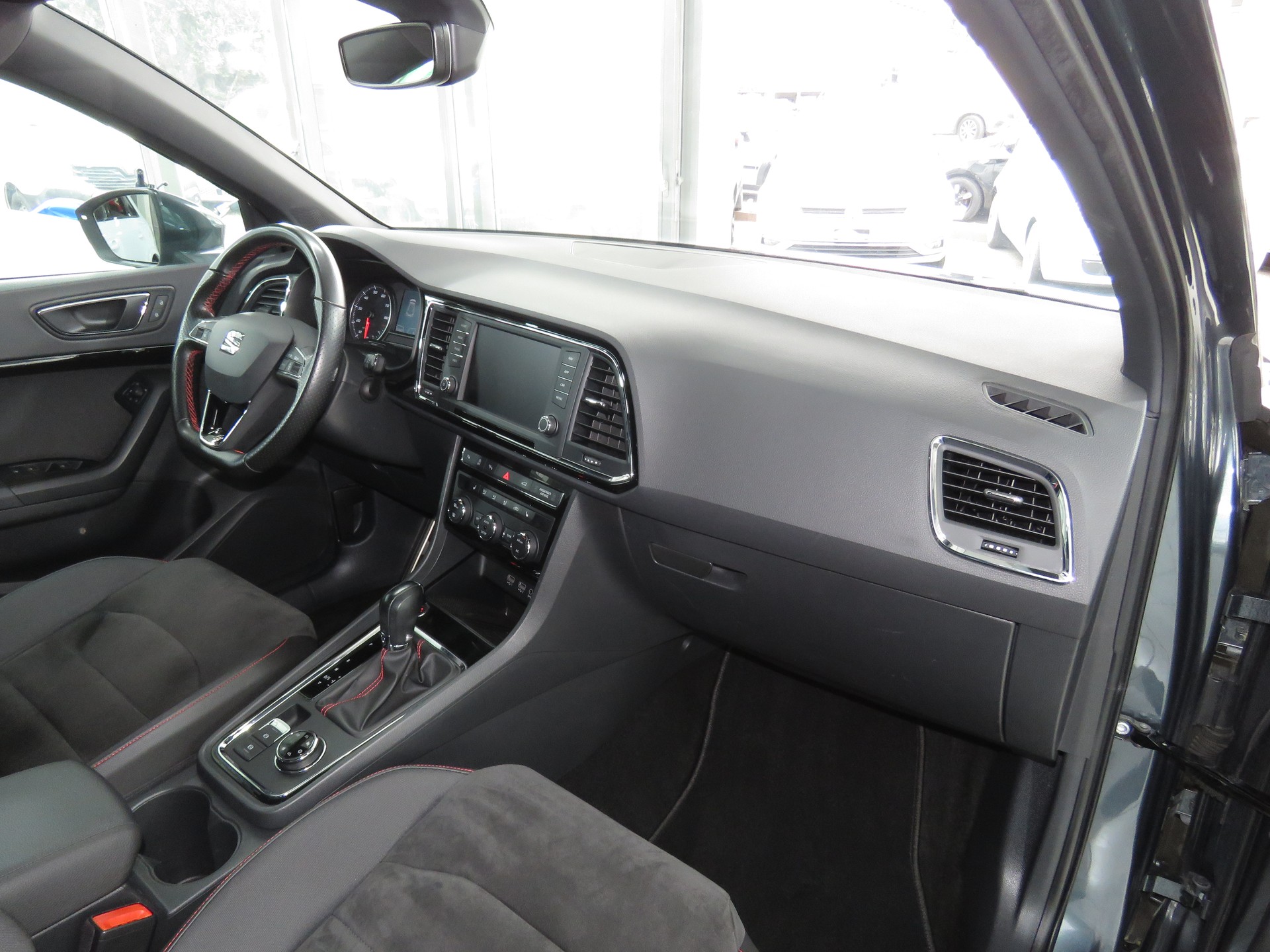 SEAT Ateca 2.0 TSI FR 4-Drive DSG (Automat)-image-10