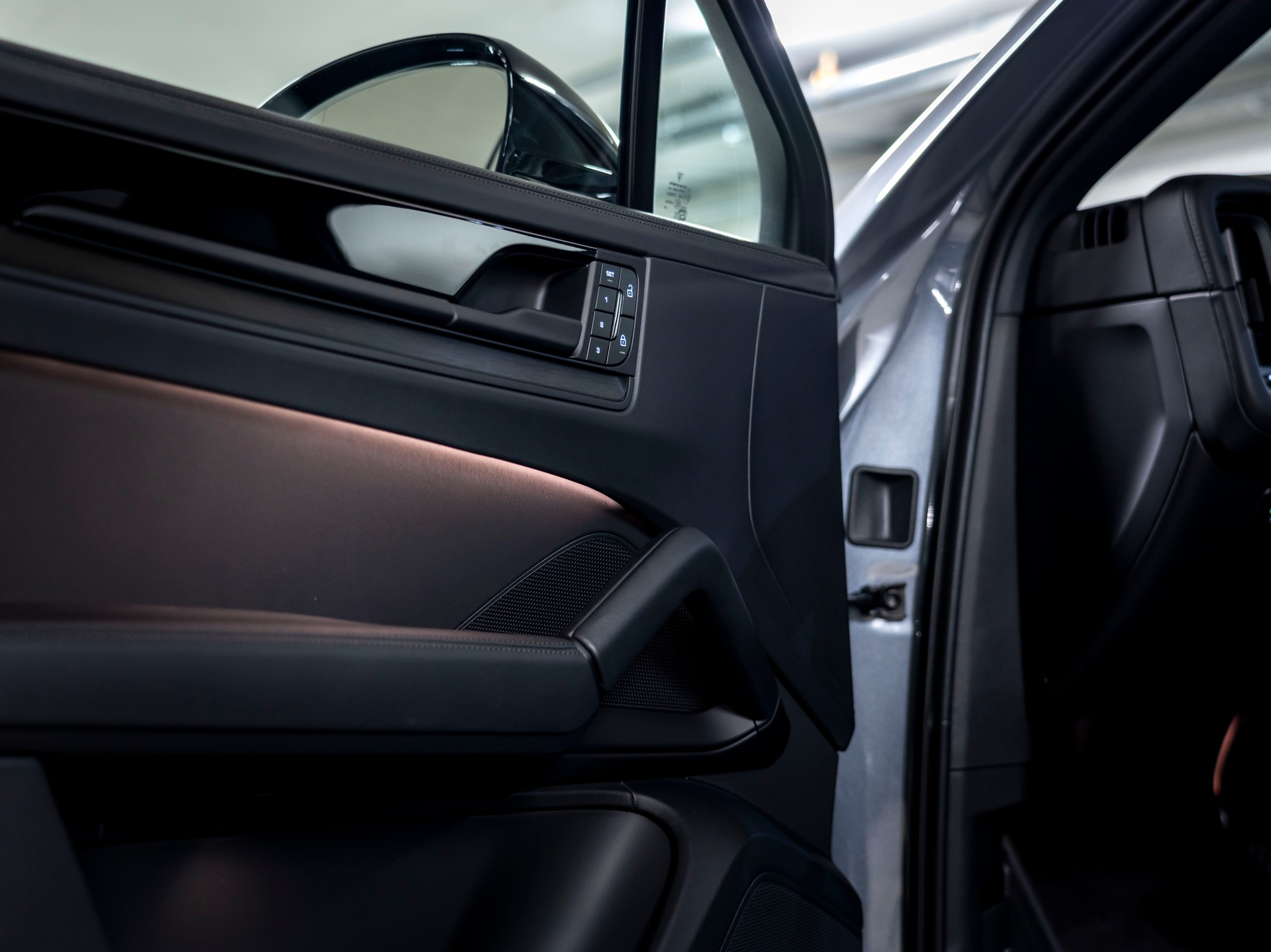 PORSCHE Cayenne Coupé E-Hybrid Black Edition Tiptronic-image-24
