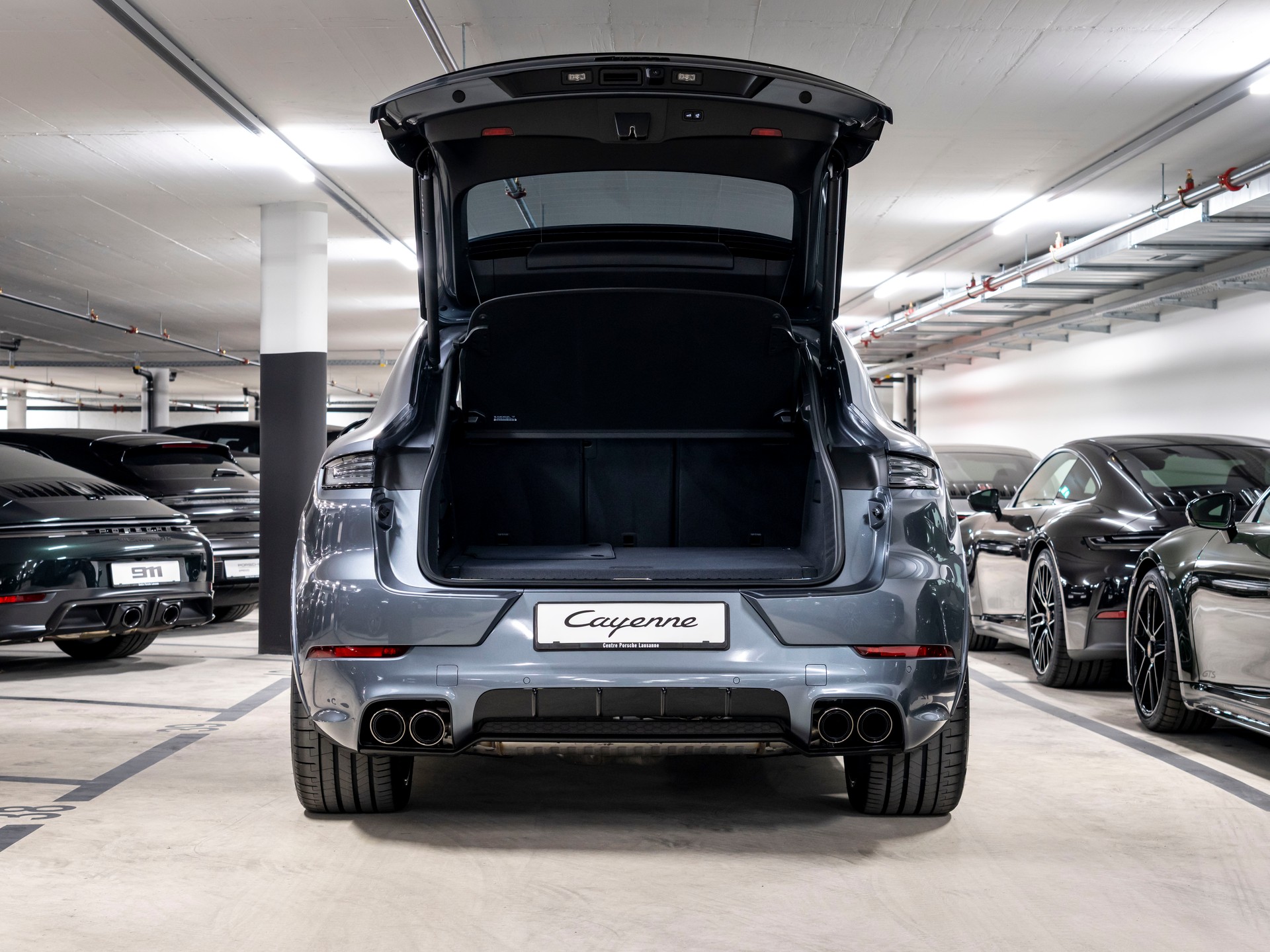 PORSCHE Cayenne Coupé E-Hybrid Black Edition Tiptronic-image-18