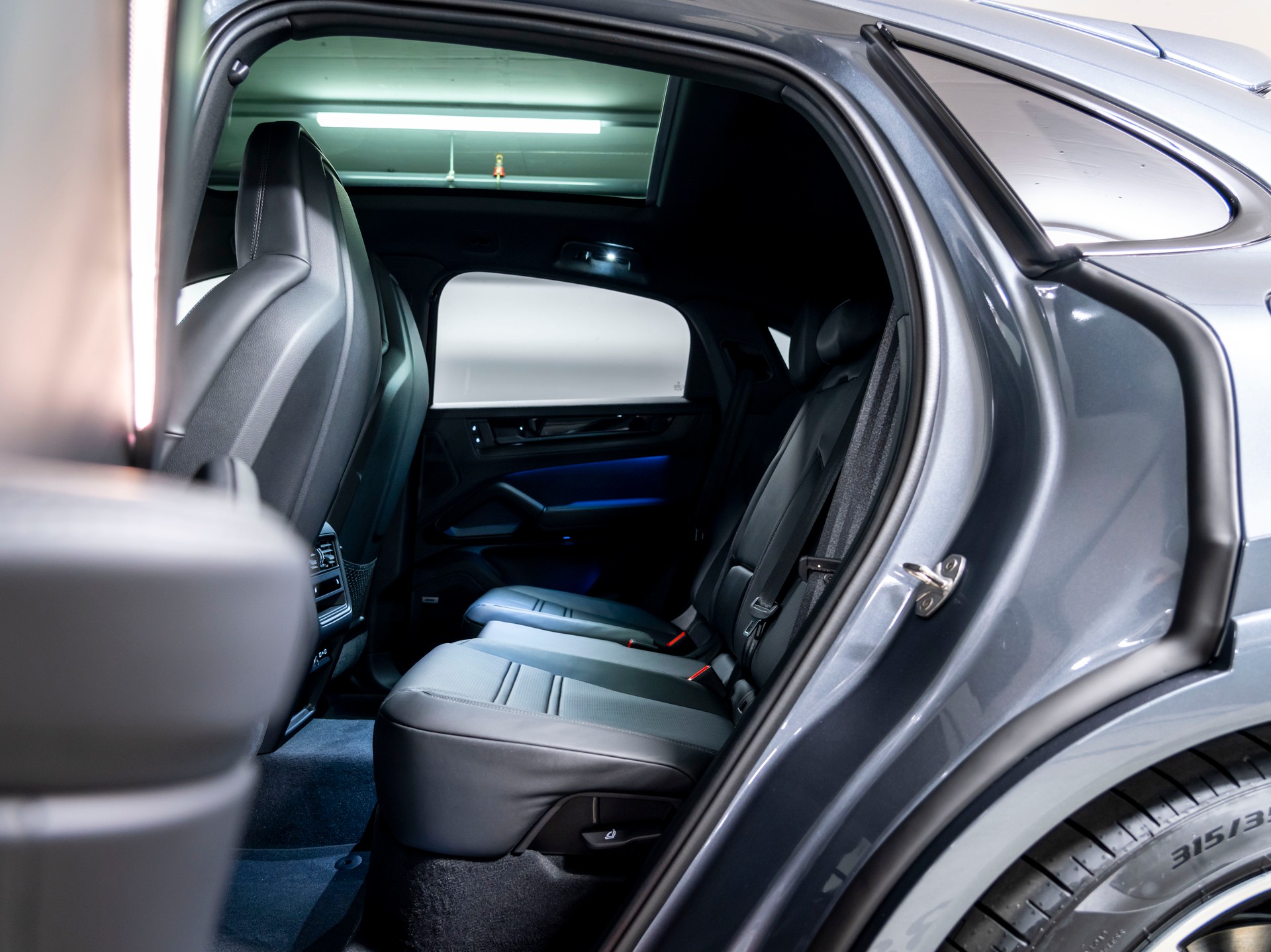 PORSCHE Cayenne Coupé E-Hybrid Black Edition Tiptronic-image-20