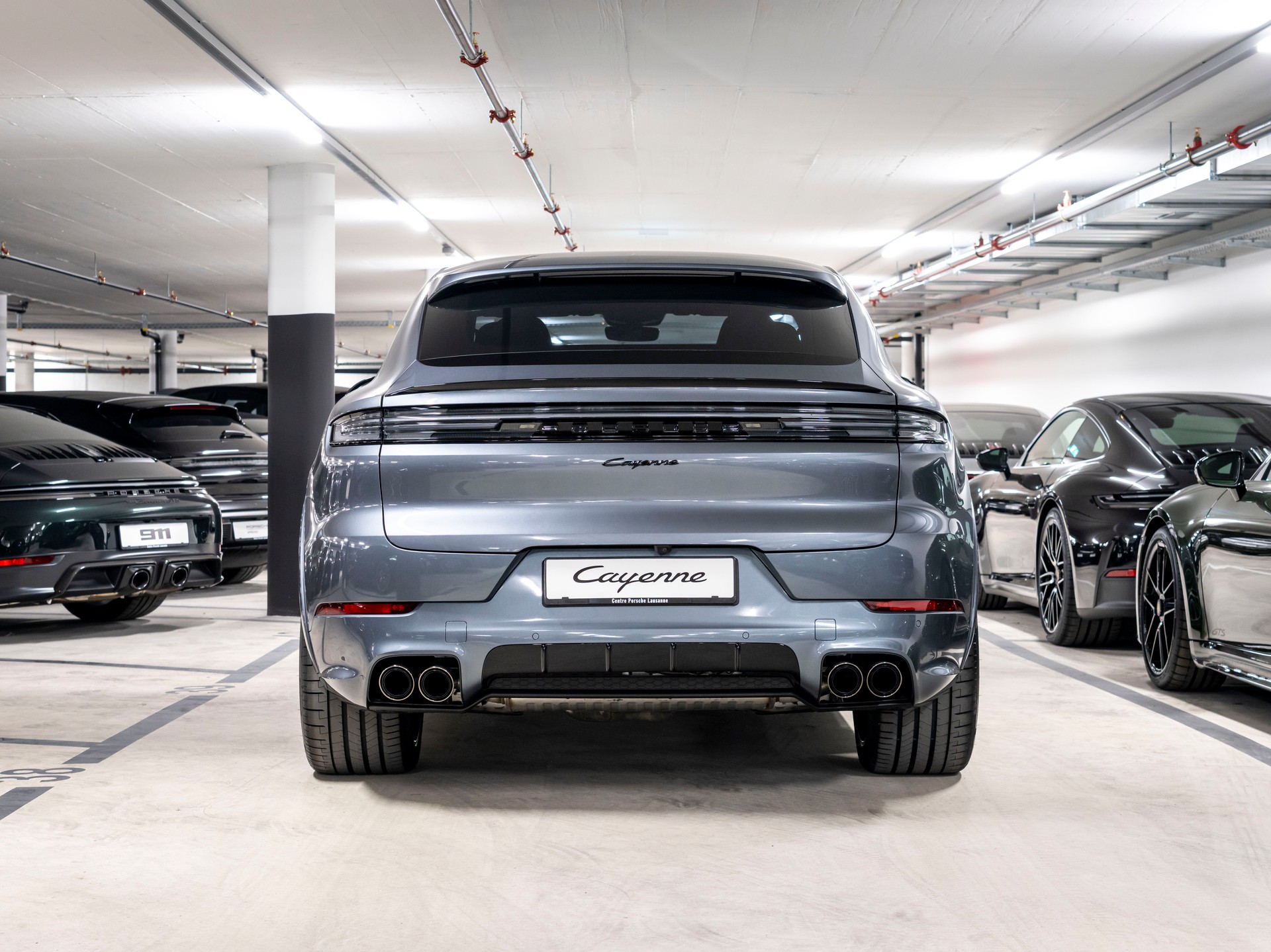 PORSCHE Cayenne Coupé E-Hybrid Black Edition Tiptronic-image-4