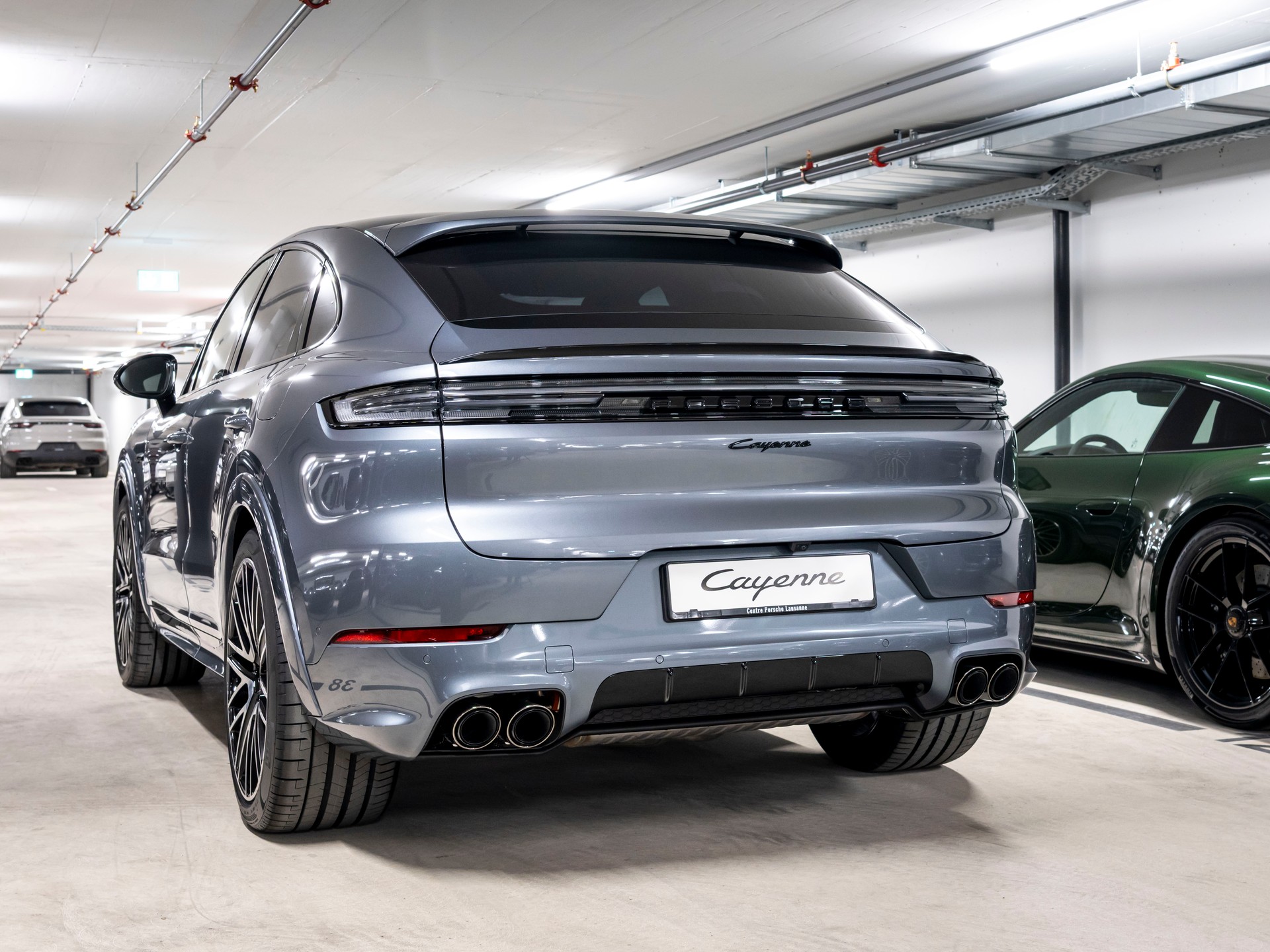PORSCHE Cayenne Coupé E-Hybrid Black Edition Tiptronic-showroom-element-2